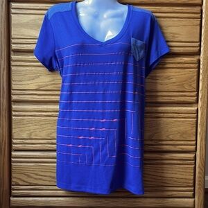 Mountain Hardwear • Dryspun Geostripe Striped Pocket Tee • Women's Size Large